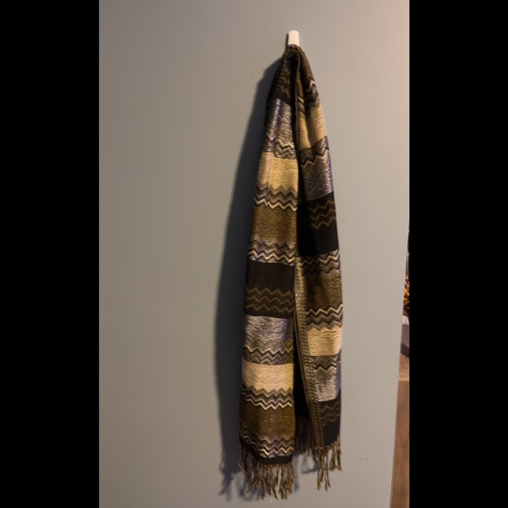 💙 Green, brown & metallic zig-zag scarf